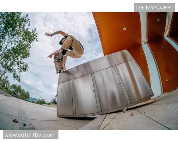 南京滑板队战术揭秘：滑板巨献背后的技巧与团队协作分析